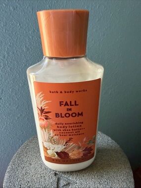 Bath & Body Works Fall in Bloom Lotion - Orange